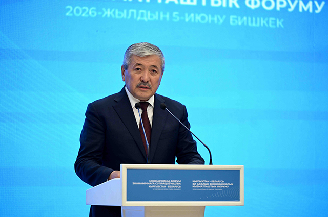 Глава кабинета министров КР Адылбек Касымалиев.