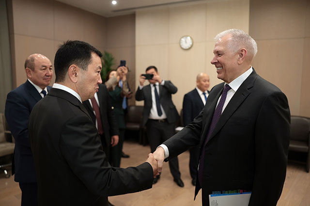 Эрлист Акунбеков с руководителем Россельхознадзора Сергеем Данкверт