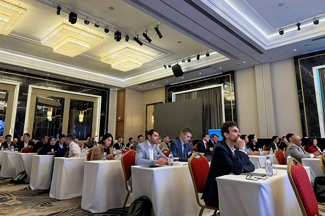 В мероприятии участвуют более 200 человек.